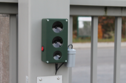 Ultradźwiękowy odstraszacz kun, myszy, szczurów i lisów DRAGON ULTRASONIC CH300G